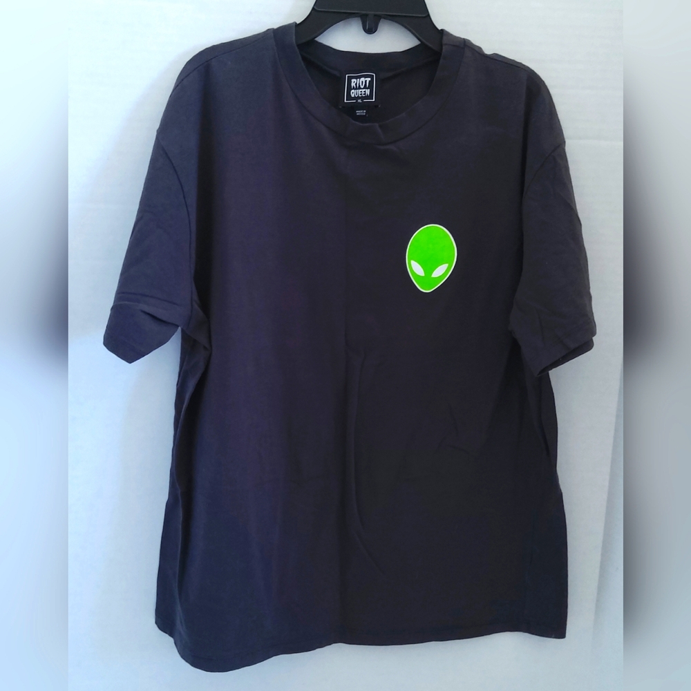 Riot Queen alien t-shirt size XL